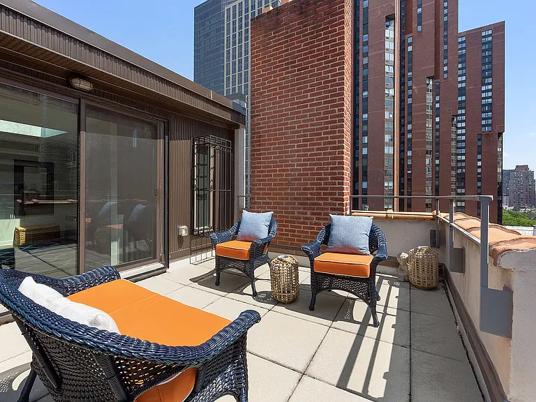 170 E 92nd St #5C — Photo 7