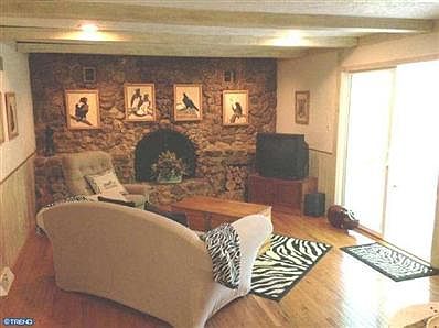 4th image of 1535 Washington Ln