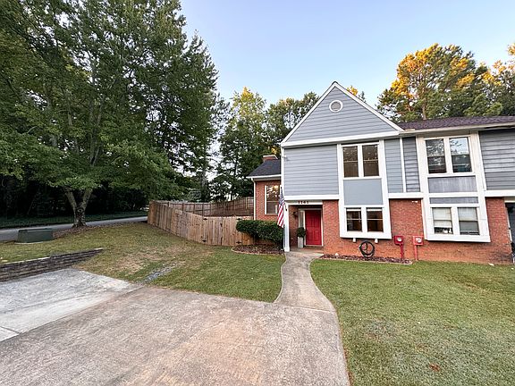 2nd image of 1141 Berkley Dr SE