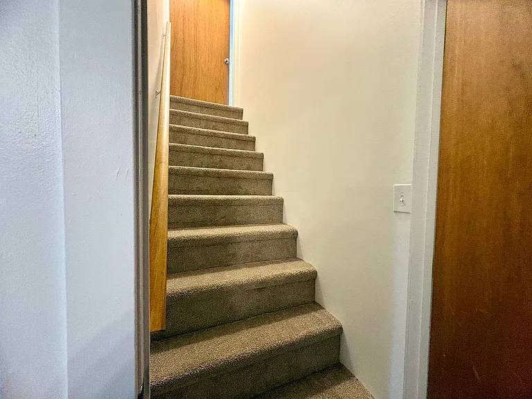 423 W Penn St — Photo 17