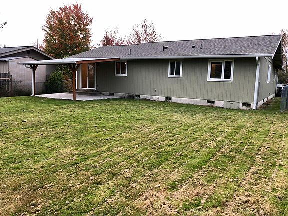 2nd image of 515 Rosewood Ct S
