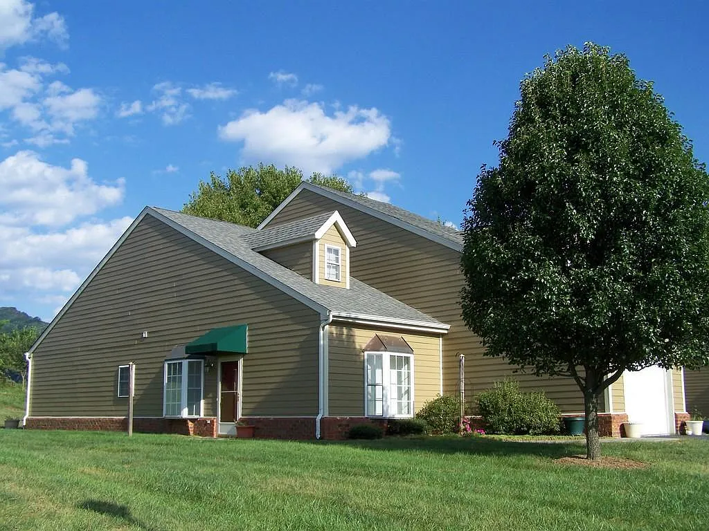 3830 Evan Ln photo 1