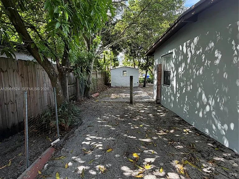 6110 Monroe St — Photo 2