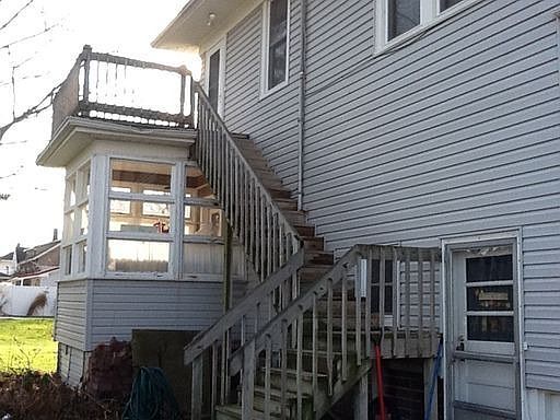 2nd image of 302 1/2 S Elkhart St