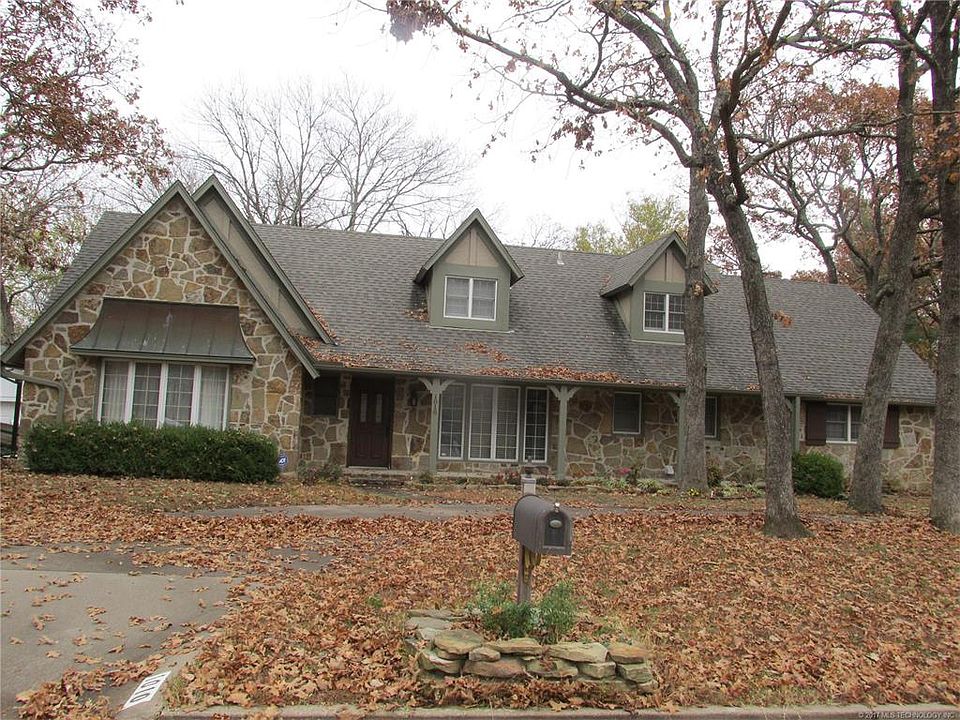 1st image of 1010 N Faulkner Pl