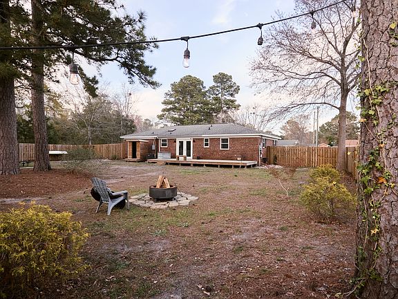 3rd image of 409 Rheims Way