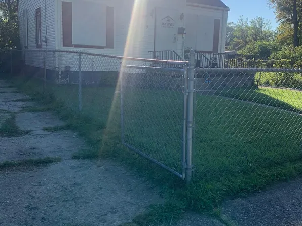 4910 Edwards Ave, Flint, MI 48505