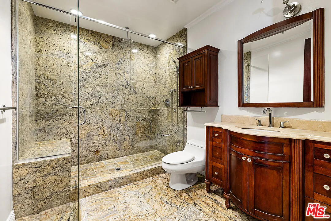 2 bed, 2.5 bath, 2000 sqft, $6,350 — Photo 4