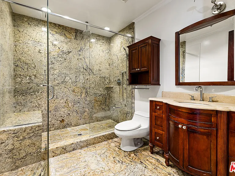 632 N Kings Rd #101 — Photo 4