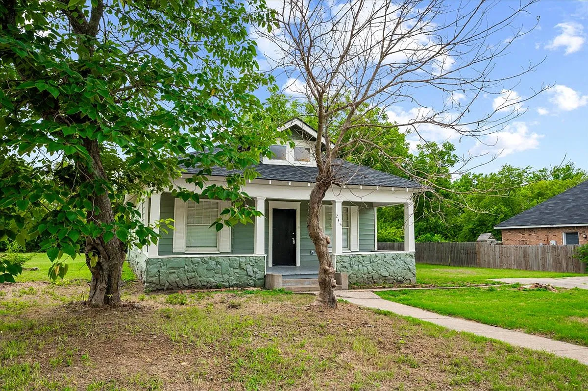 3 bed, 1530 sqft, $1,975 — Photo 4