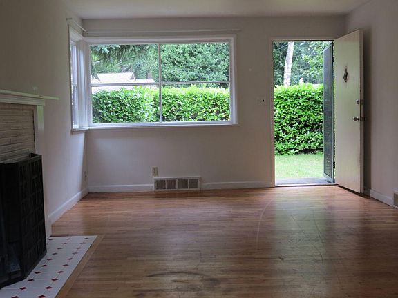3rd image of 3610 86th Ave SE
