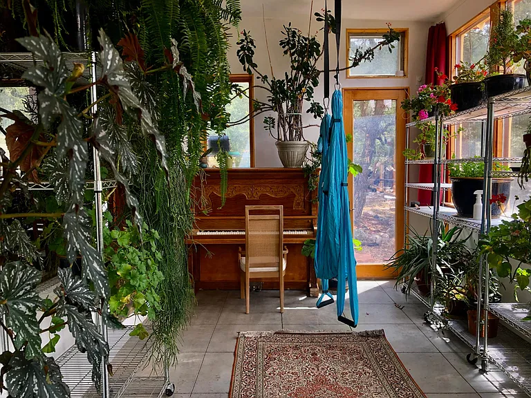 350SF Sunroom downstairs comes with piano and yoga swings