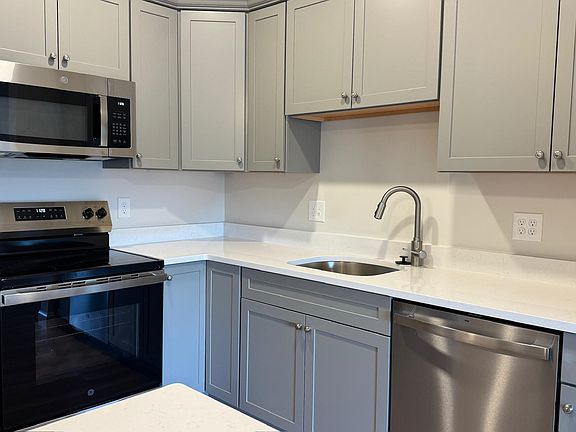 2nd image of 74 Rockingham Rd #104