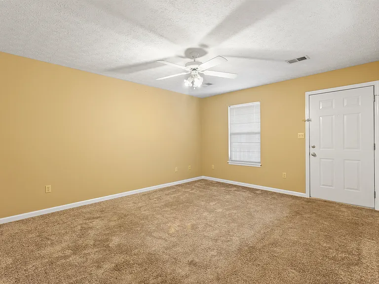 Briarwood Apartments — Photo 23