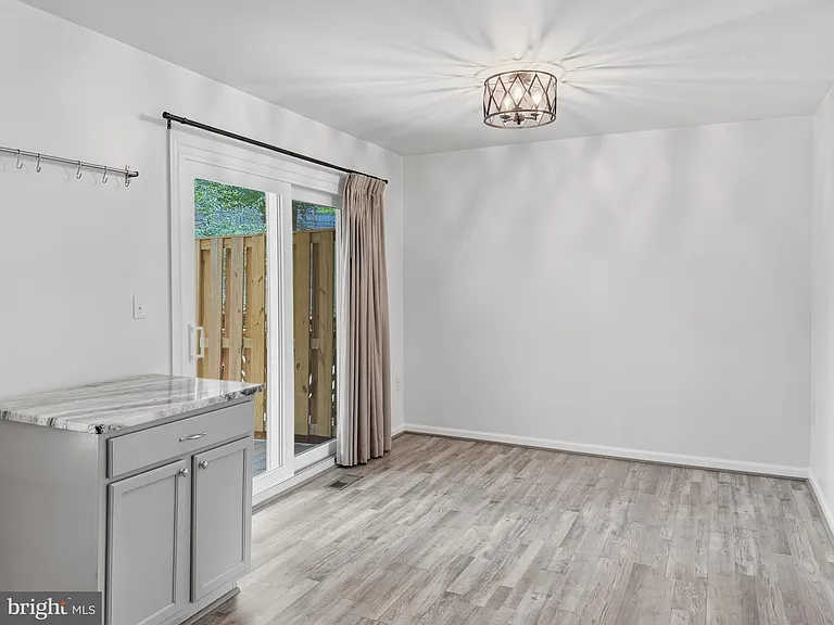 1107 Oak View Dr — Photo 12
