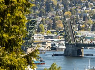 3710 25th Pl W APT 402, Seattle, WA 98199