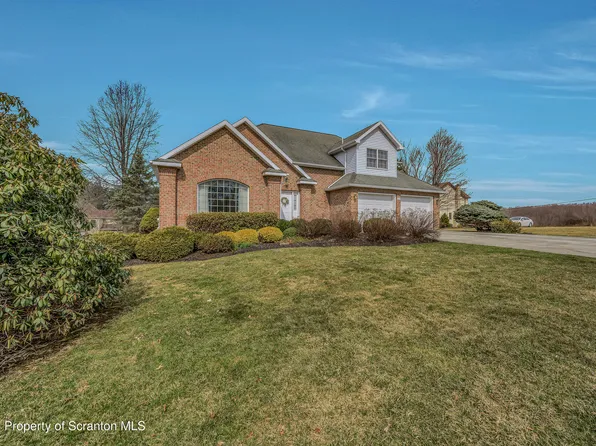 203 Sean Dr, Clarks Summit, PA 18411