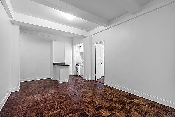 1st image of 160 W 71st St APT 3C