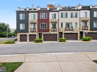 2863 Lowen Valley Rd, Alexandria, VA 22303