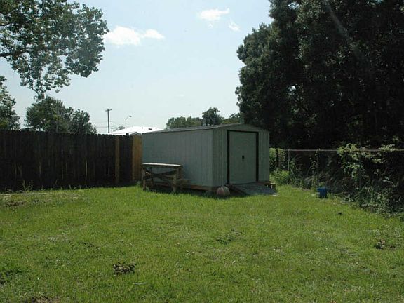 4th image of 122 S John M Hardy Dr