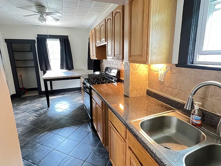 224 Fern Ave #2 — Photo 4