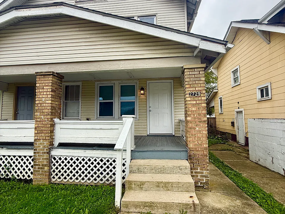2727-2729 Sullivant Ave #2727