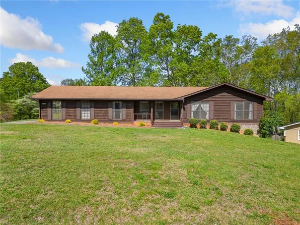 4927 Bedell Rd NE, Roswell, GA 30075