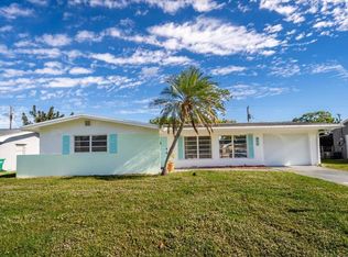 411 NE Oleander Ave, Port Saint Lucie, FL 34952