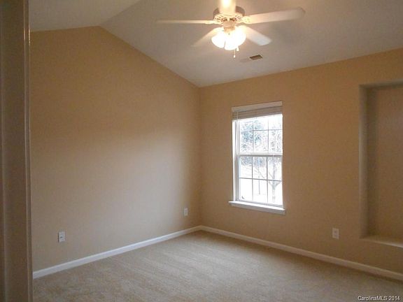 2nd image of 1010 Eagles Nest Ln #1010
