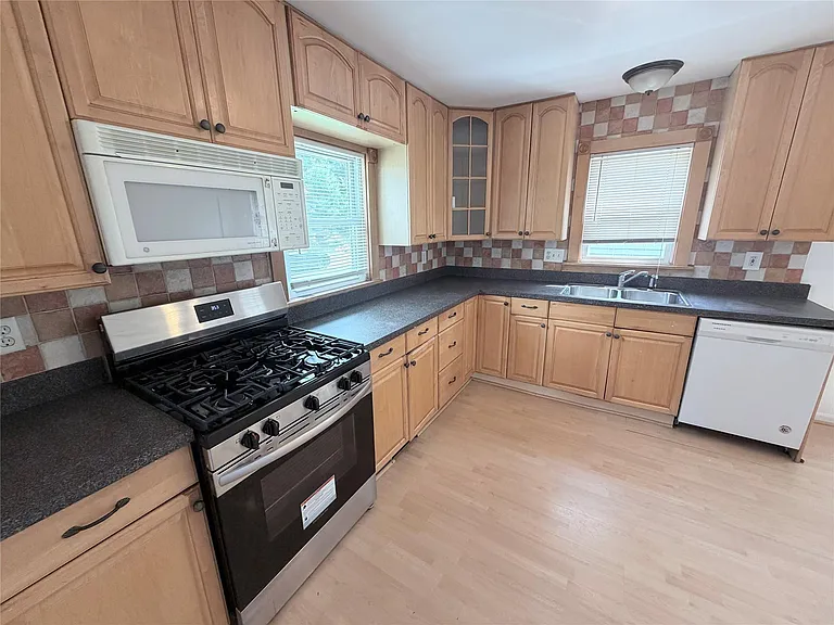 1130 Birchwood Dr — Photo 10