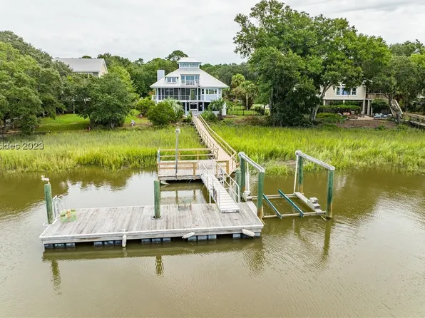 7 Dockside Ln, Saint Helena Island, SC 29920
