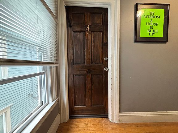 3rd image of 469 Meigs St APT 4