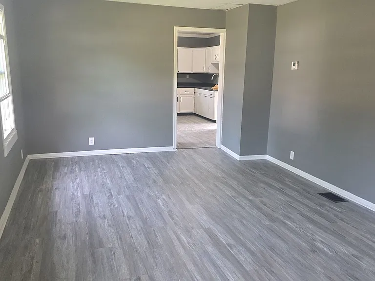 1324 Mary Ave — Photo 2