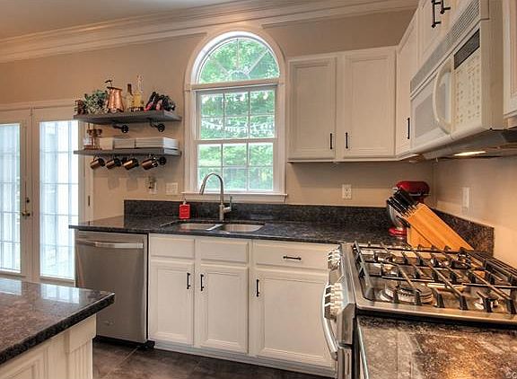 3rd image of 10361 Berea Ct