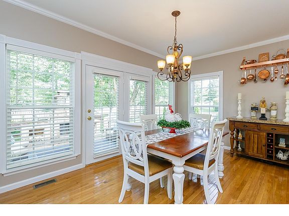 4th image of 7826 Wind Hill Dr