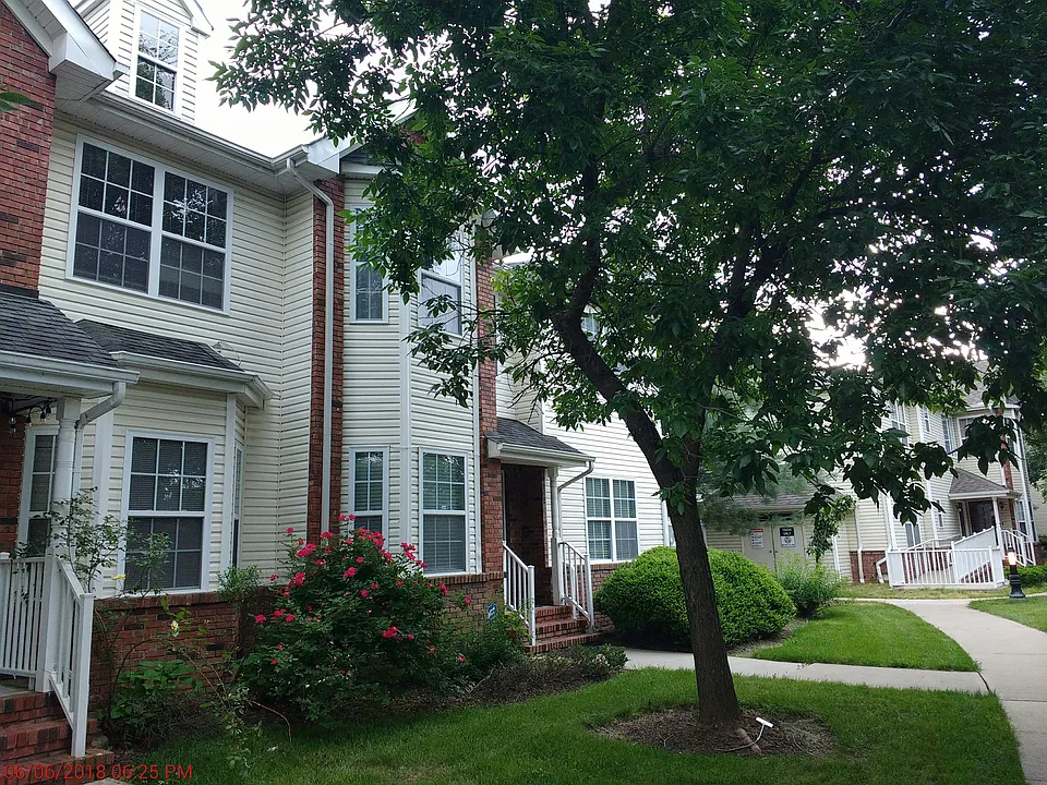 339 Moonlight Dr