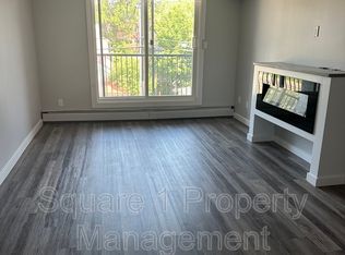 9864 84th Ave NW #206, Edmonton, AB T6E2G2