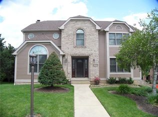 105 Freedom Ct, Coraopolis, PA 15108