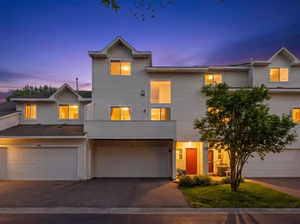 8982 Sawgrass Gln, Maple Grove, MN 55311