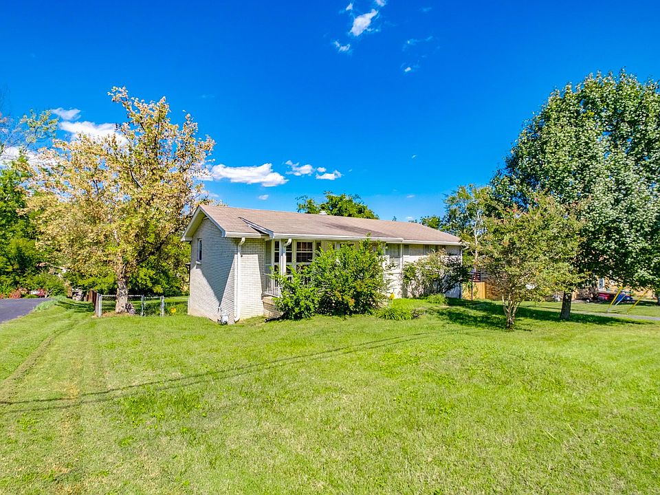 1st image of 2863 Desplane Dr