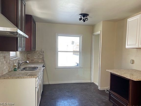 5th image of 15419 Invermere Ave