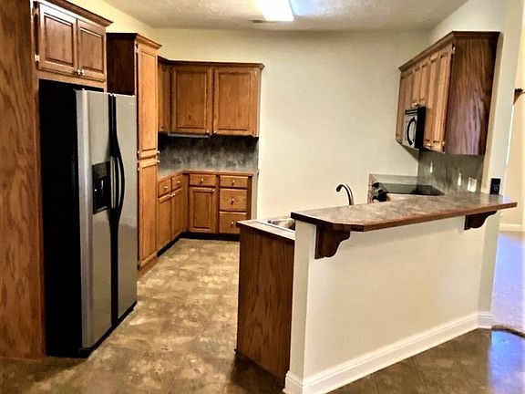 3rd image of 316 E Lion Dr