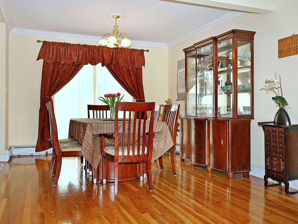 1st image of 7 Barnum Ave