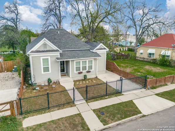1435 CROCKETT ST, San Antonio, TX 78202