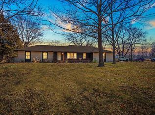 5600 SW Lincolnshire Cir, Topeka, KS 66610