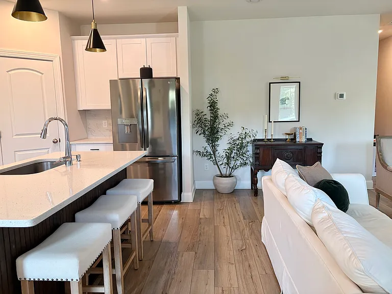 702 Taylor Bend Rd — Photo 2