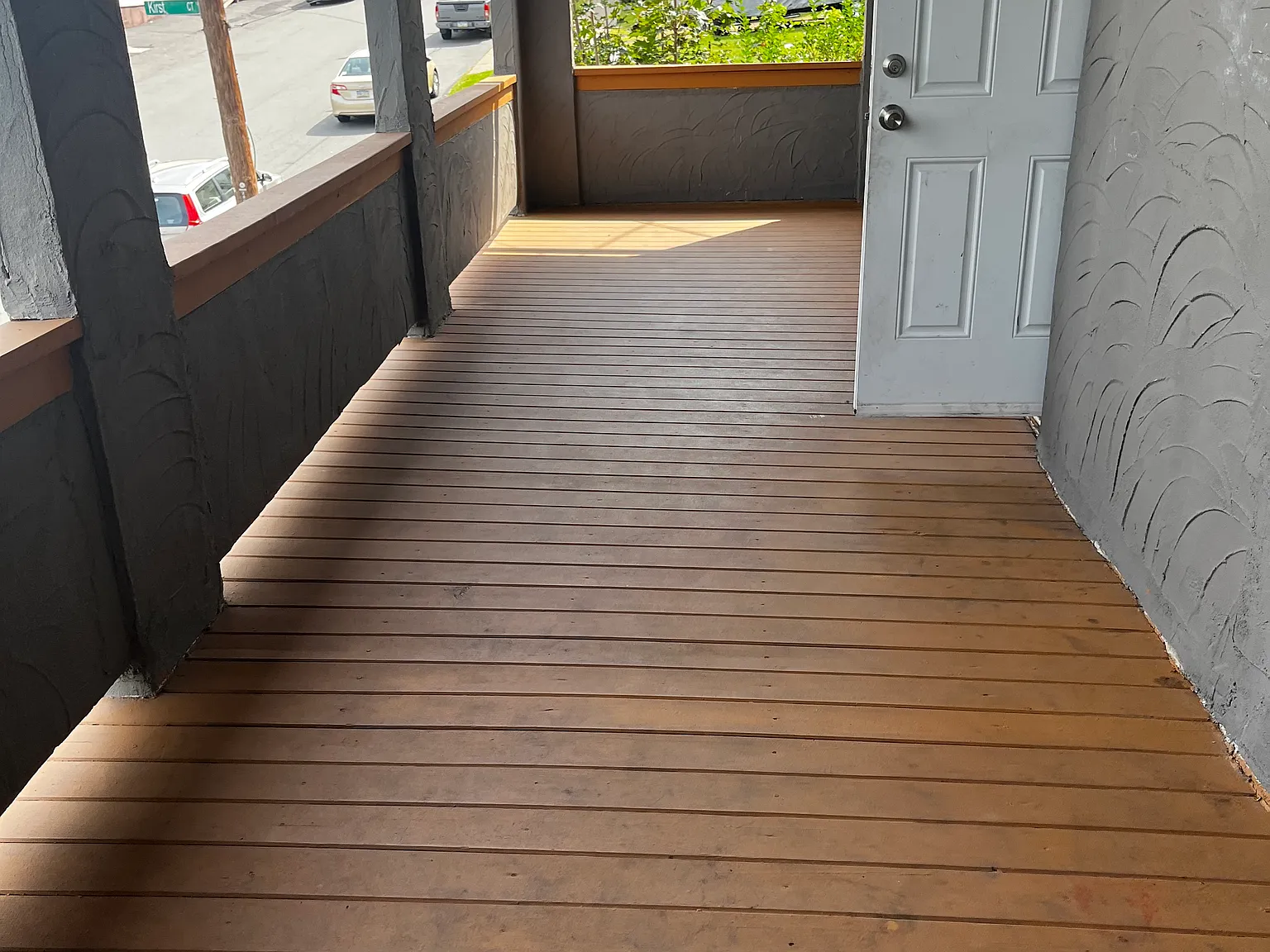3 bed, $1,300 — Photo 2
