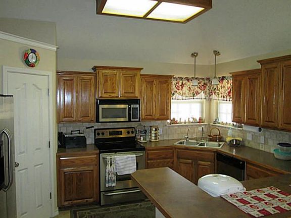5th image of 7033 Waterway Ln