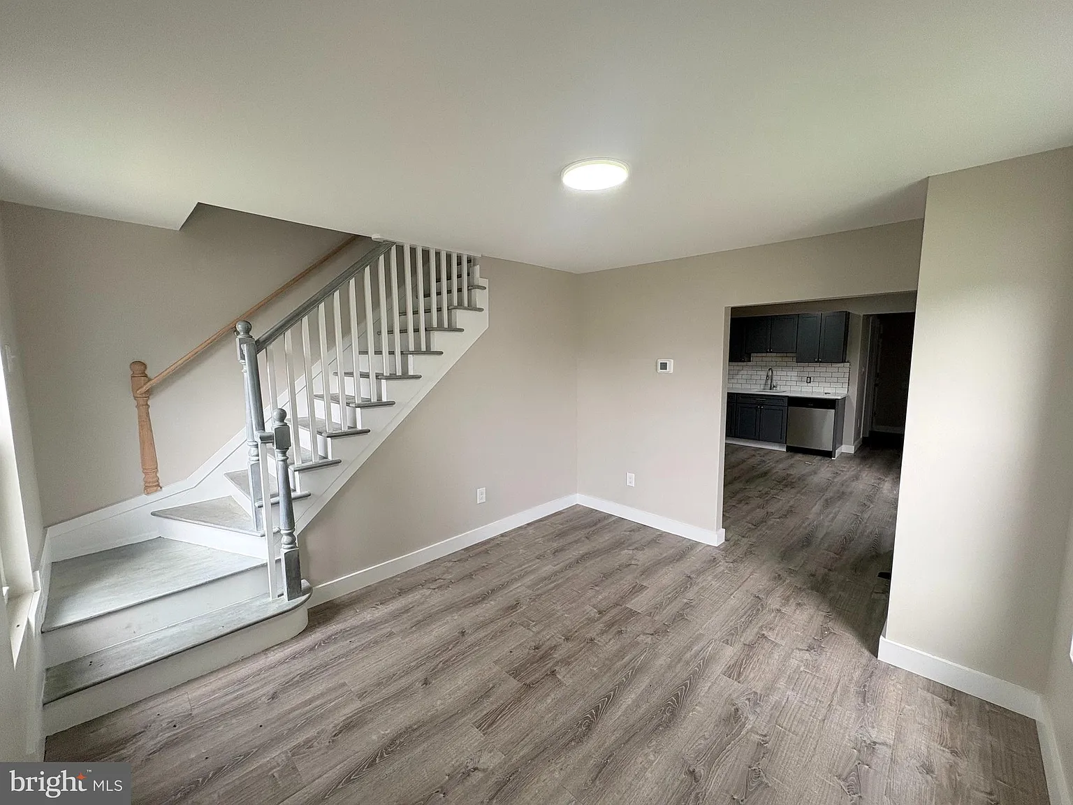 3 bed, 2.0 bath, 1180 sqft, $1,950 — Photo 3