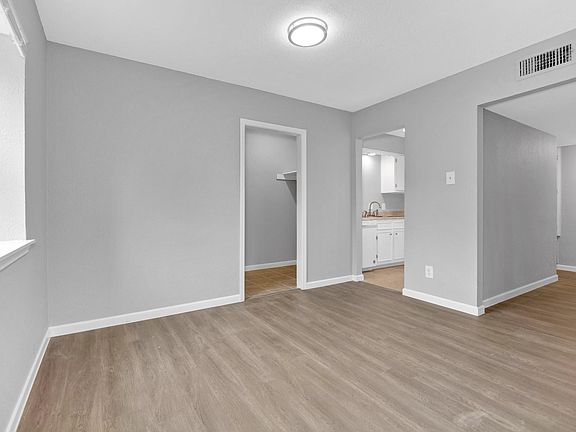 5th image of 521 Spring Dr #3